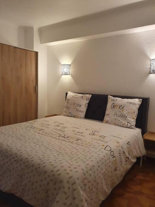 Appartement F3 Meuble Et Equipe Saint-Cyprien  Dış mekan fotoğraf